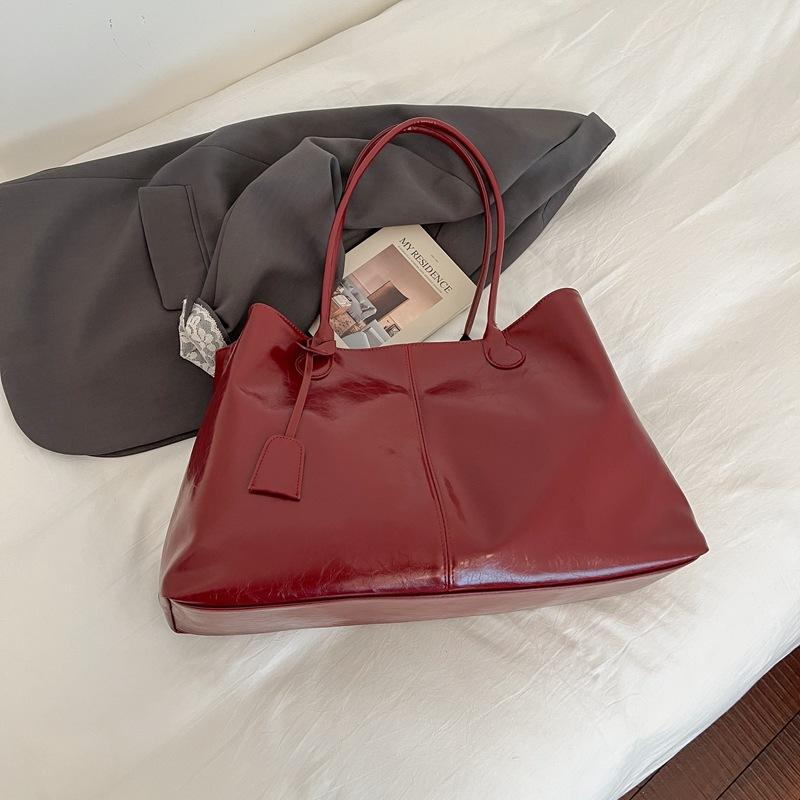 

Elegant Top Handbag Women Spring Retro Simple and Casual Commuting Bag Large Capacity Fashi Versatile Shoulder Bag