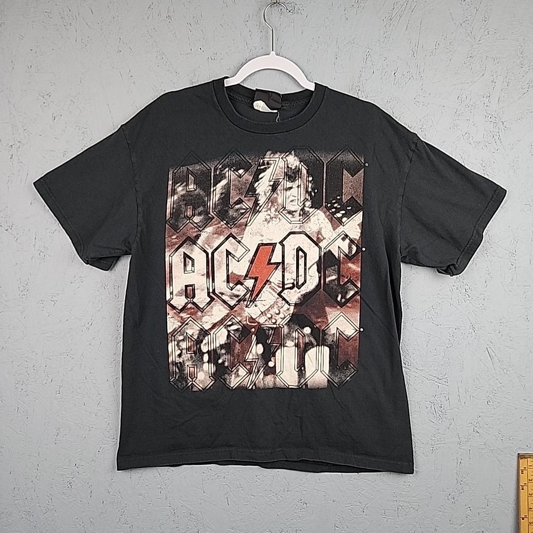 

A C / D C Vintage Rock Band Graphic T-Shirt 100% Cotton Round Neck Short Sleeve Retro Oversized Tee for Hard Rock Enthusiasts 4XL