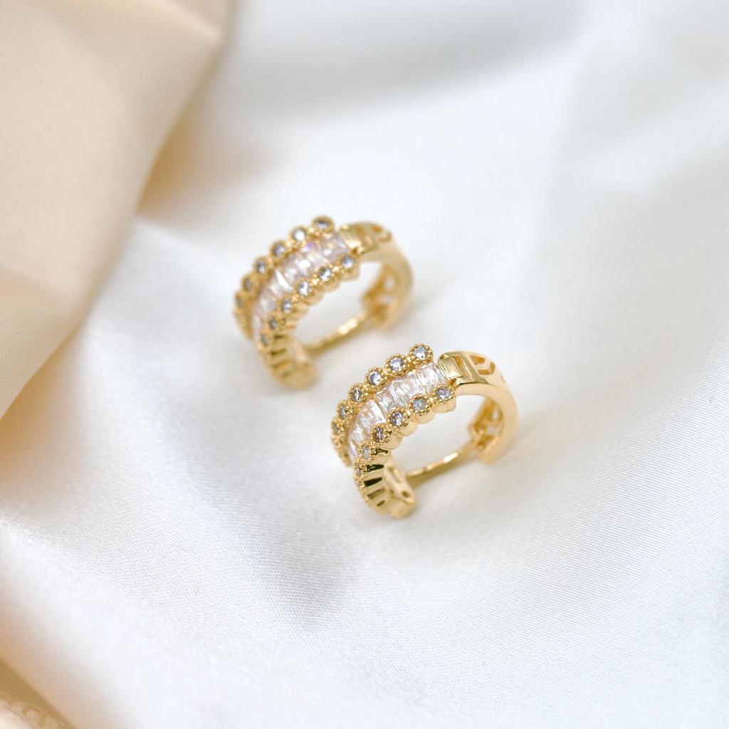 925 Sterling Silver Zircon Gold-Plated Star Dream Circle Earrings with Unique Design