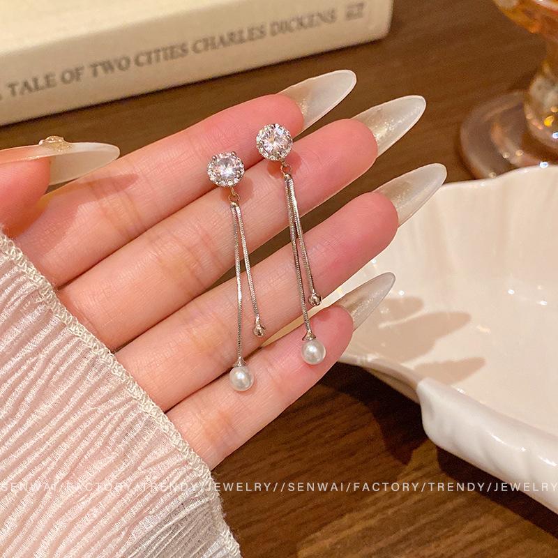 Light luxury super flash zircon fringed earrings women s exquisite high-end personality pearl pendant earrings