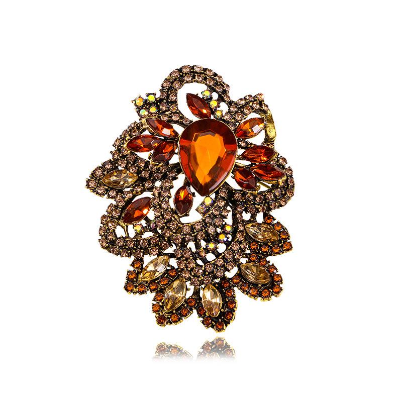 Retro Style Crystal Brooch Women's Atmospheric Corsage Coat Suit Anti-light Pin Diamond Accessories