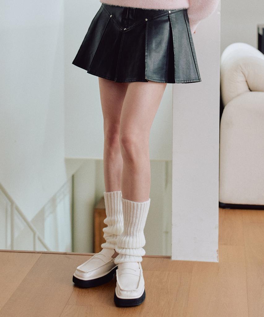 ZEROPLANET Sandy Leather Pleated Skirt [Black]