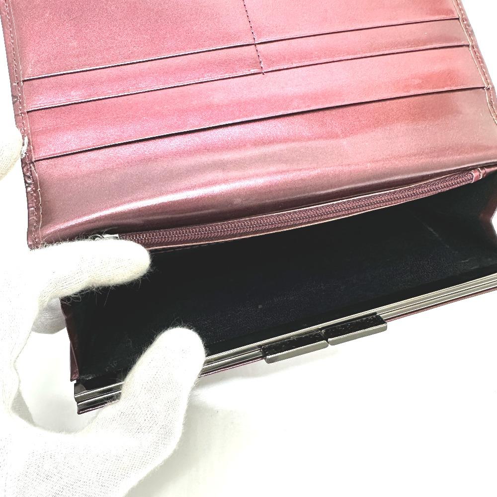 Yves Saint Laurent Carteira Longa Bifold com Fecho de Beijo com Padrão YSL por todo