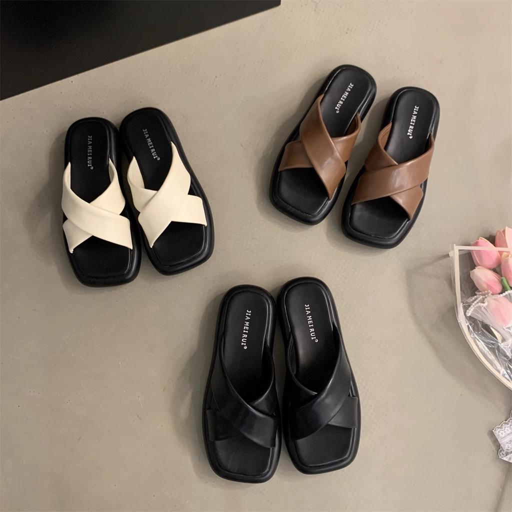 Thick-bottomed One-word Slippers for Women's Summer Wear 2025 New High-end Fashion Super Fire Beach Women's Beautiful Cool Slippers