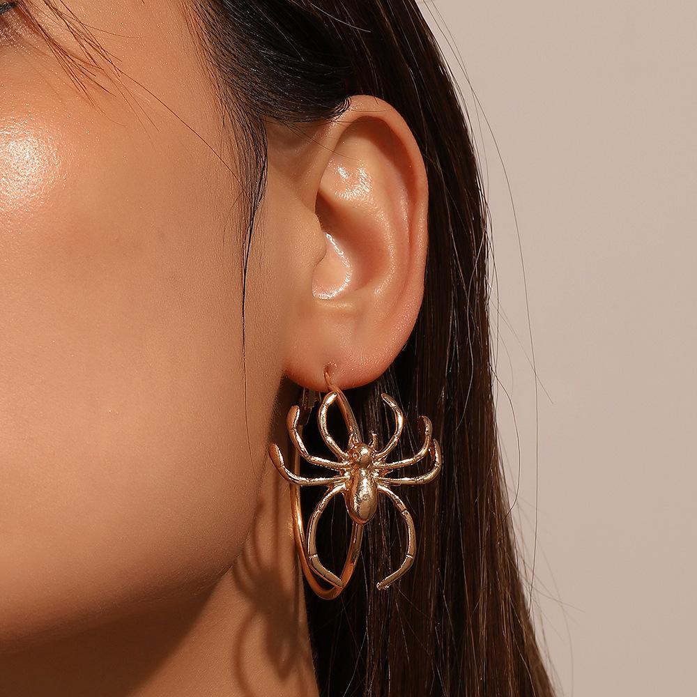 Gothic Spider Stud Earrings: Creative Animal Design for Women - Perfect for Halloween