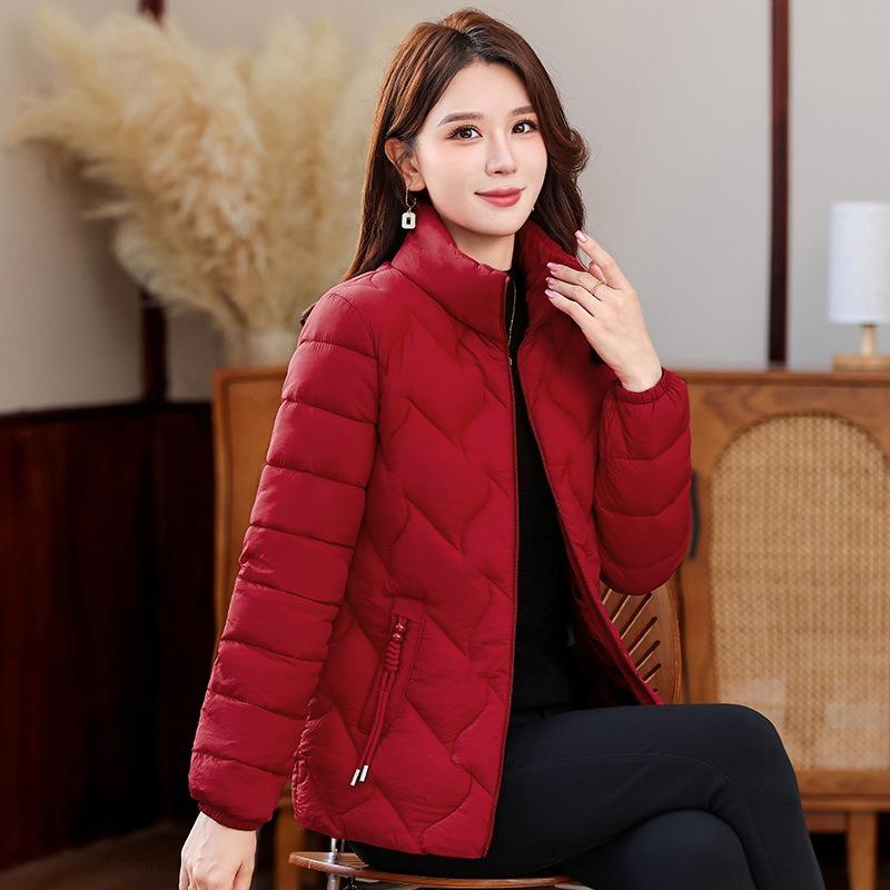 Padded-on Women's Short Winter Coat, Small Padded Jacket, Thickened Medium Mother's New Down Padded Jacket.
