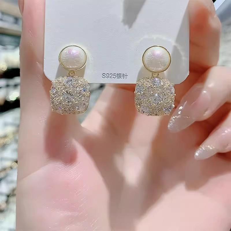 Elegant, Simple, Versatile, High-end White Earrings, New Trendy Square Earrings, Square Earrings, Square Earrings, Earrings, Pendants, Earrings