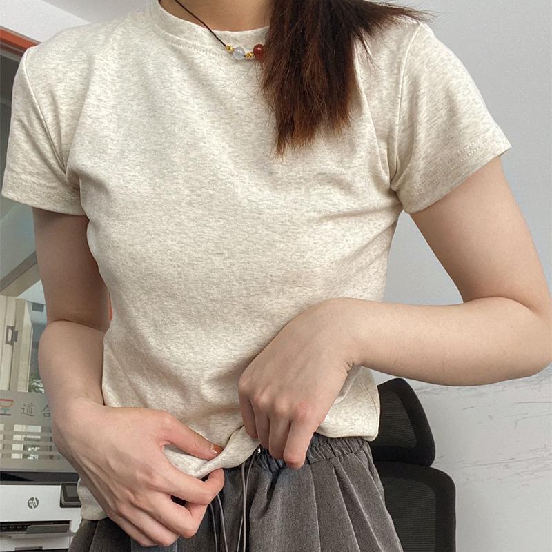 

Petite Slim Fit White Cotton T-Shirt for Women - Short Sleeve Base Layer for Early Spring/Summer Medium сірий колір/квітковий