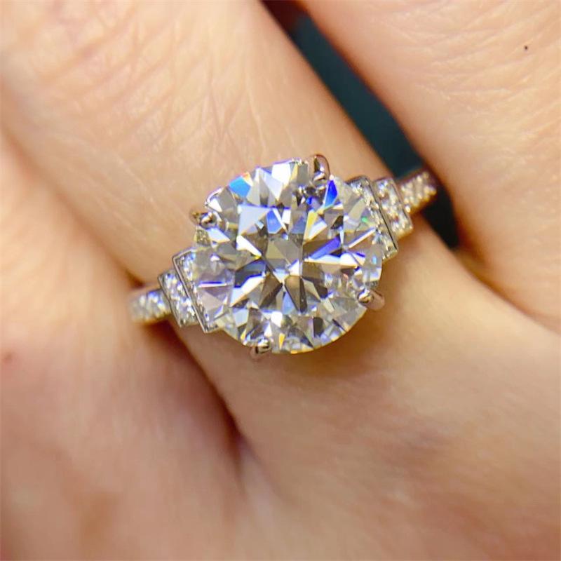 5 Carat D Color Moissanite Ring AU750 with Six-Prong Micro-Set Design, Long-Lasting Color Retention.