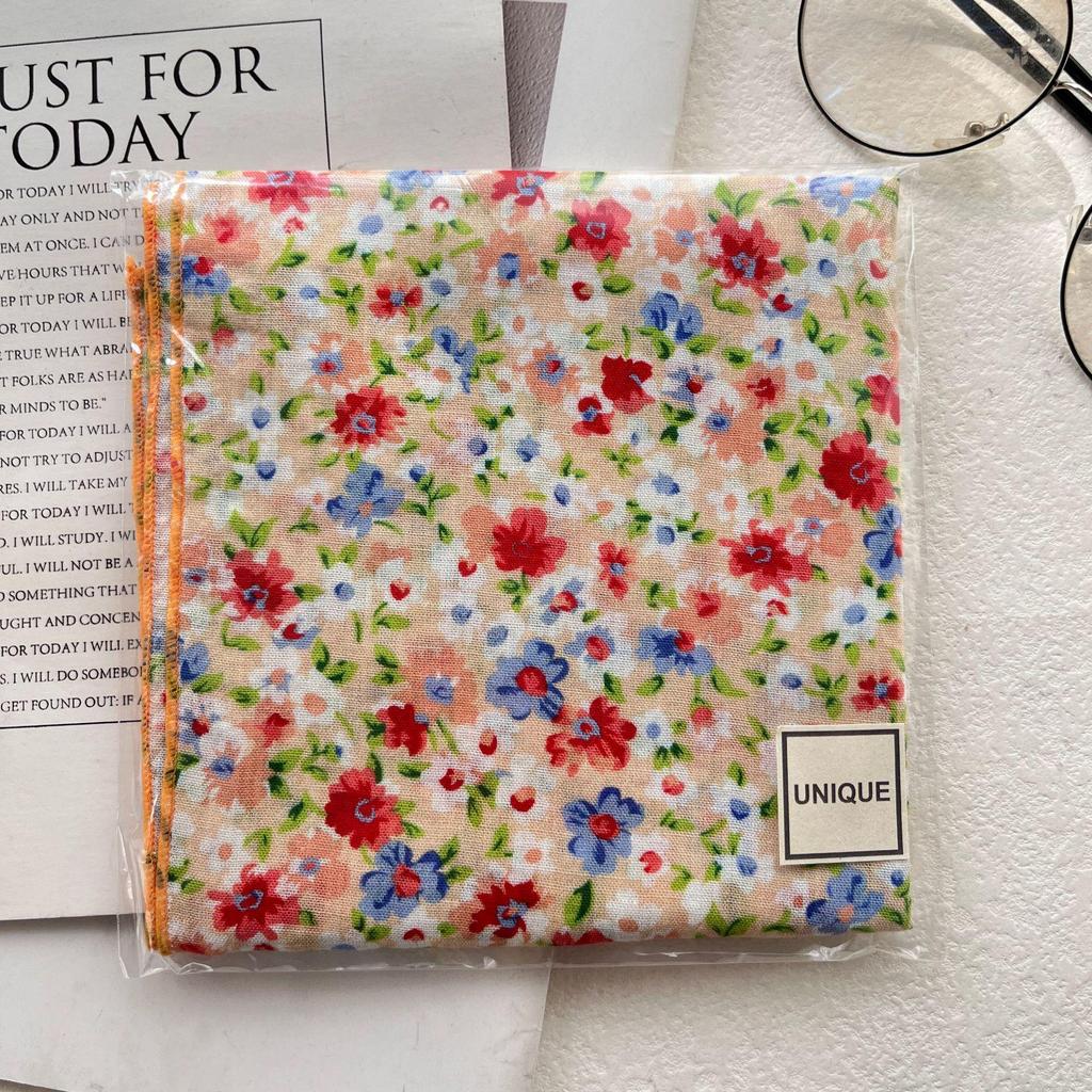Korean Style Retro Floral Cotton-Linen Scarf: Exquisite Autumn/Winter Silk Square for Women