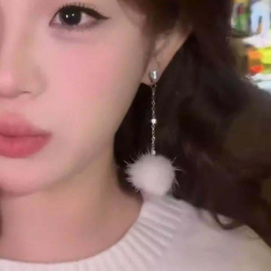 Autumn and Winter New Temperament Pom-pom Ball Flash Zirconium Fringed Stud Earrings Women's Sweet Fashion Gentle and Versatile Atmosphere Earrings