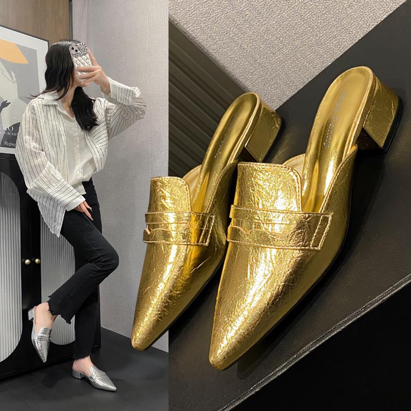 Fashion 2025 Low Heel Sandals Women Summer Outdoor Wear Comfortable Pointed Toe Flat Slippers Fashionable Rubber Slippers