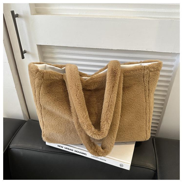 

Тенденция Мао Мао Зима 2025 Большая Вместимость Новая Повседневная Мода Персонализированная Плюшевая Ручная Сумка-Тоут Через Плечо Большая Сумка хаки