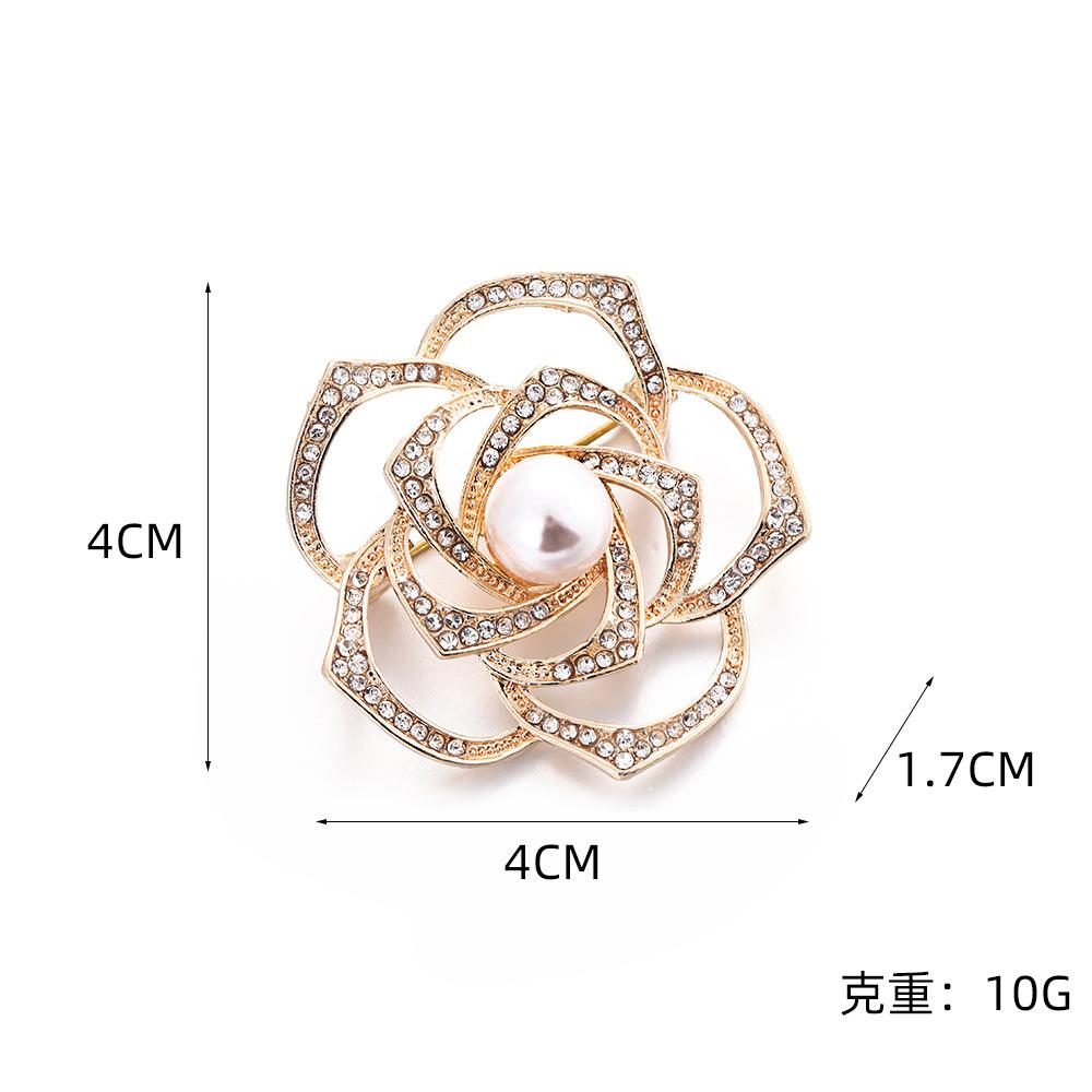 Three-dimensional hollow camellia diamond brooch fashion temperament commuting light luxury suit sweater pin accessories