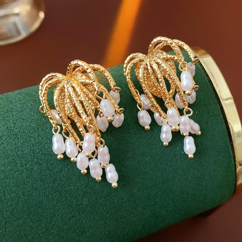 Genuine Gold Electroplated Silver Needle Fireworks Pearl Tassel High-end Retro Earrings for Women