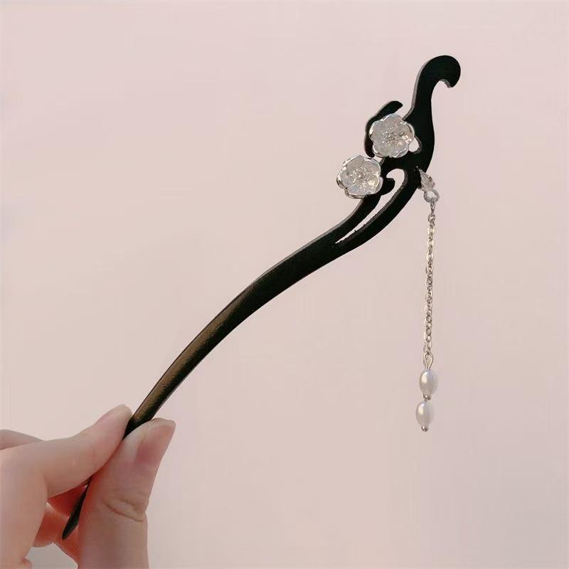 Sandalwood Women's Hairpin: Elegant Modern-Chinese Style Wooden Updo Stick