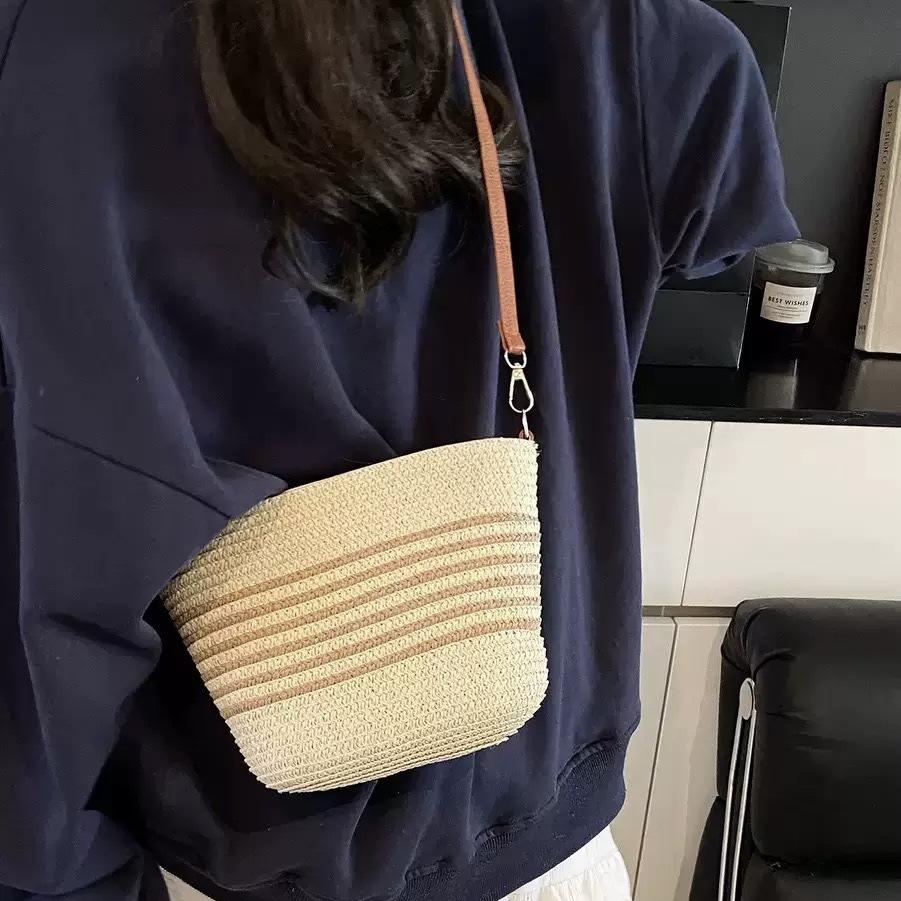 Beach Vacation Straw Bag New Shoulder Bag Summer Straw Tote Bag Large Capacity Portable Woven Bag