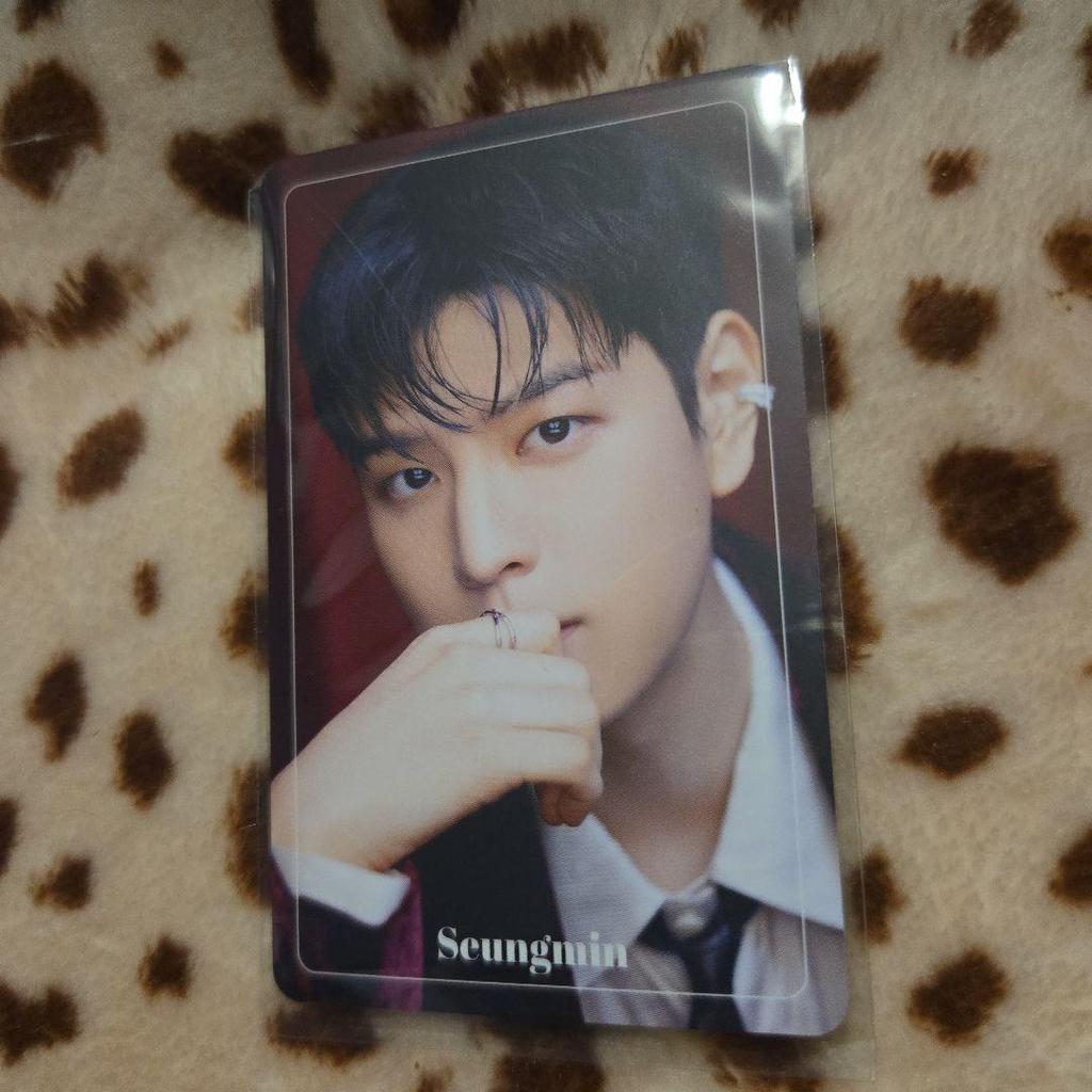 [USED] Sukizu Seungmin Bulk Sale Acsta Card Badge 4 Pieces