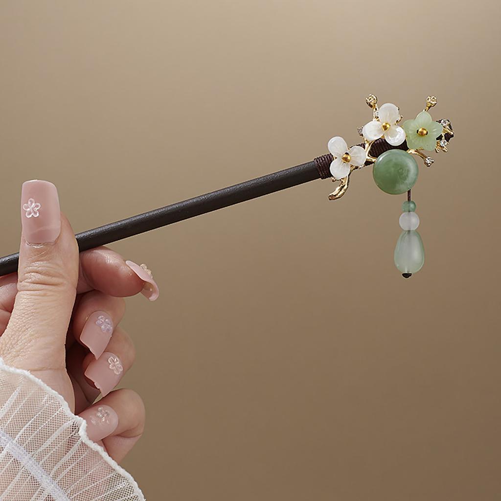 Ancient Style Magnolia Hairpin Artificial Transparent Glass Flower Tassel Hair Stick Wooden Simple Updo Hairpin New Year Gifts