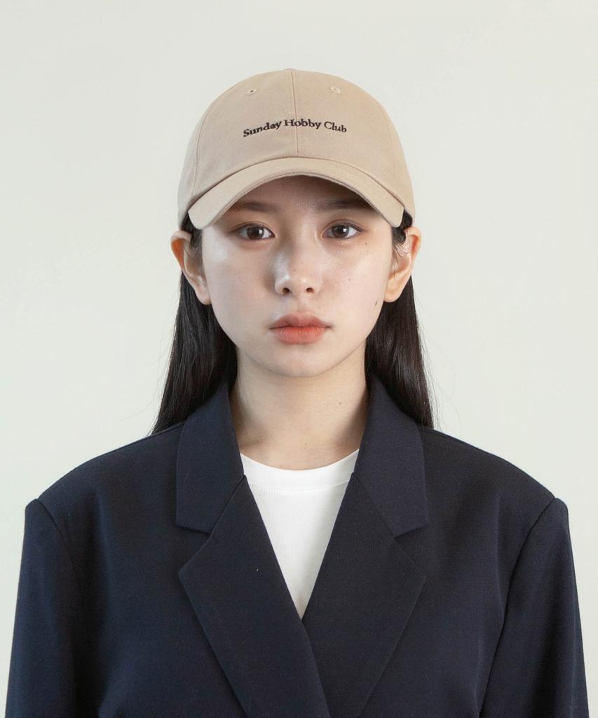 SUNDAY HOBBY CLUB 22Ss Signature Logo Curve Cap - Beige