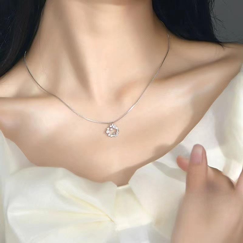 Lucky Wreath Necklace Women's Niche Light Luxury High-end Pendant Minimalist Pastoral Ins Style Jewelry