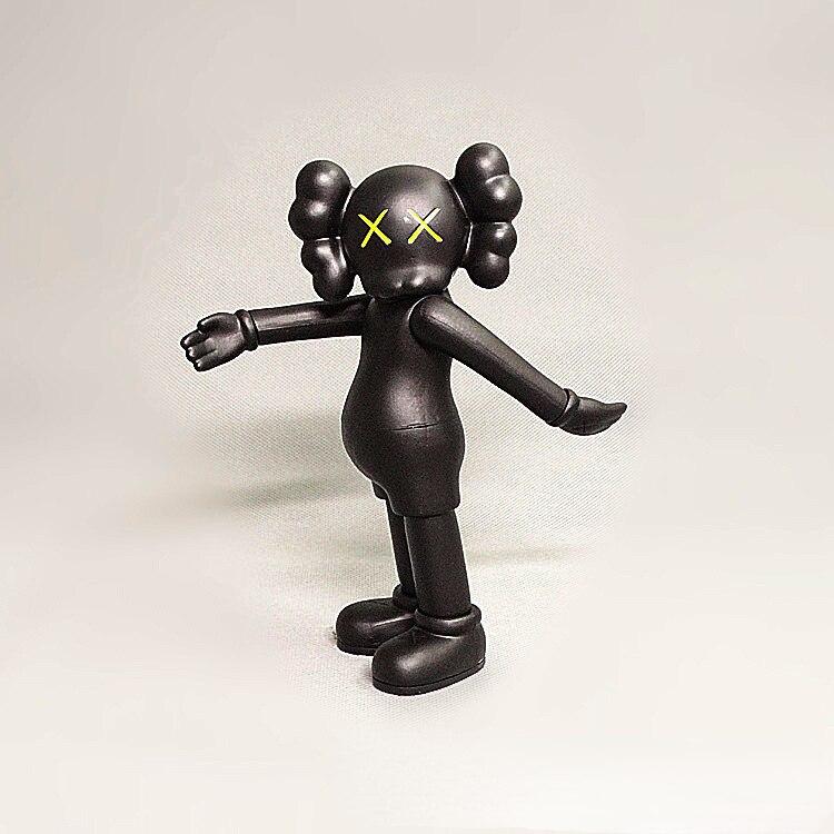 Kawsフィギュア最終値下げ中〜 Kawsフィギュア最終値下げ中〜