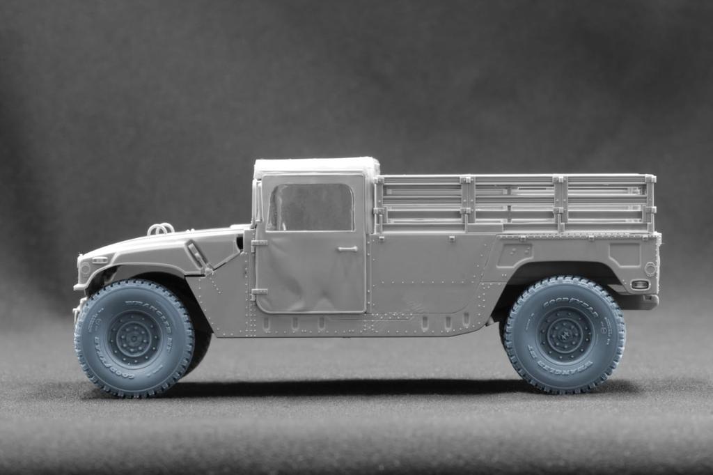 HMMWV MT Wheel Set of 5 Plastic Model SCXWM35004 Scale-X 1/35 Set, 12-Bolt Type, (for ICM/Academy Models), Parts, (Military Vehicles)