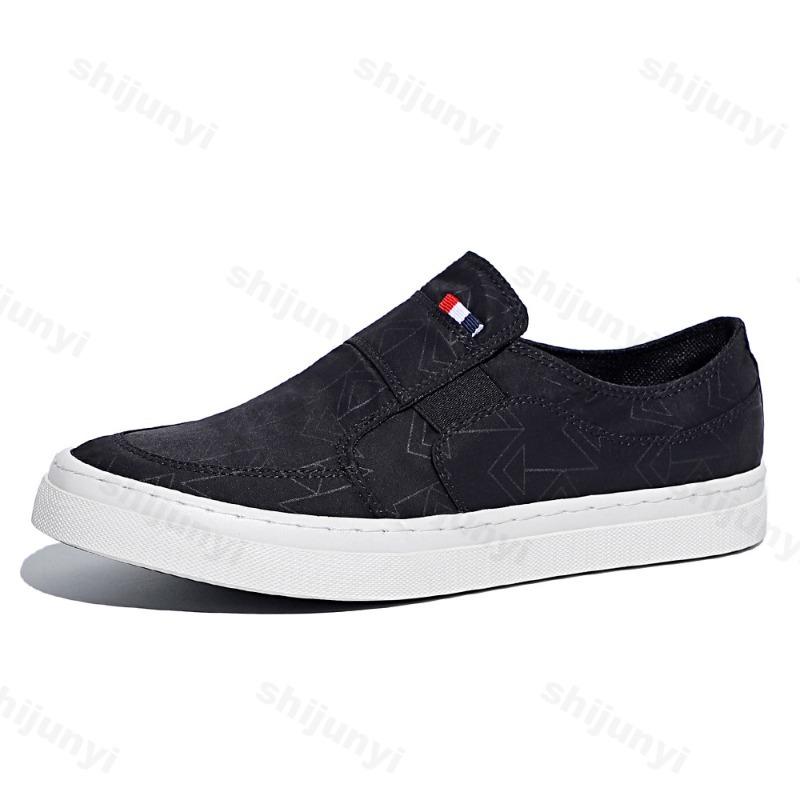 Fashion Mens Casual Shoes Cloth Flat Shoes Autumn 2025 New Male Sneakers Men Classics Luxury Design Canvas Skate Shoe Zapatillas Hombre