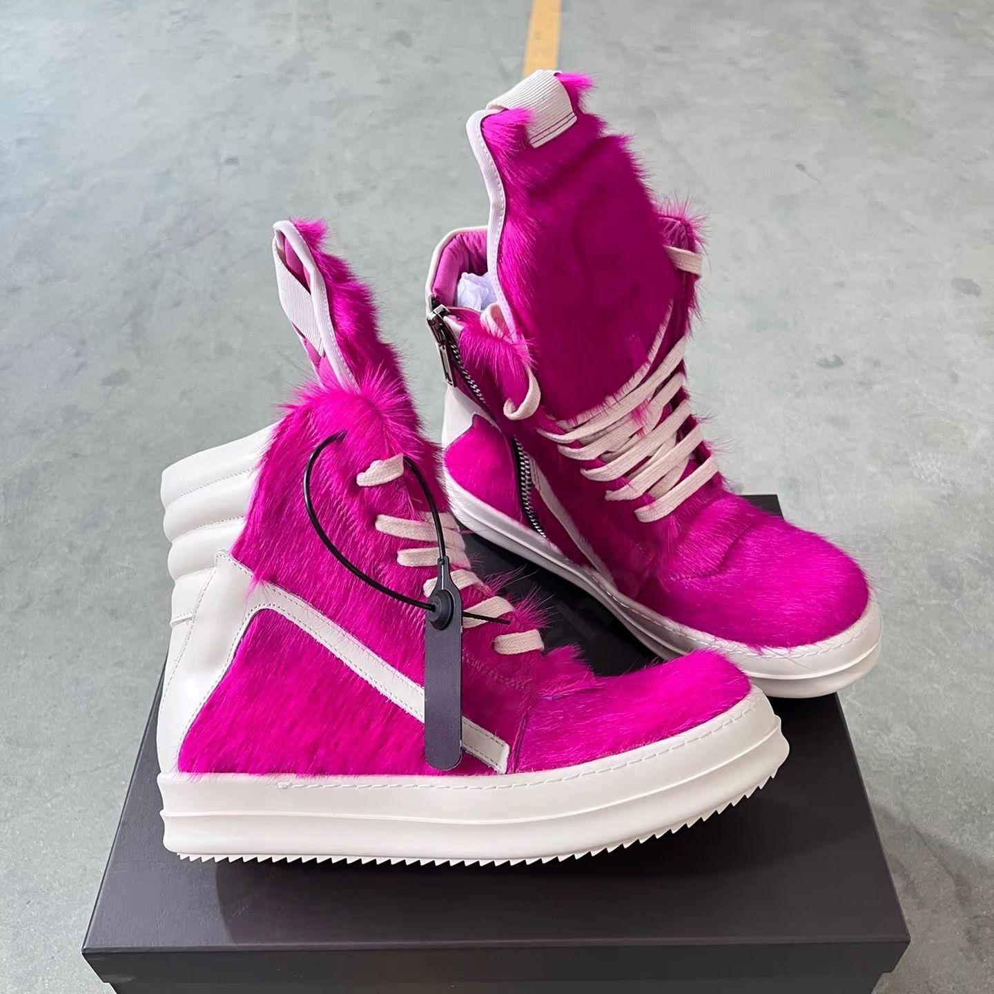 

Розовые ботинки дизайнера Мужская обувь Розовый конский волос Женские высокие кроссовки Розовый конский волос Белая кожа Ботильоны Кроссовки 48 роза розовый