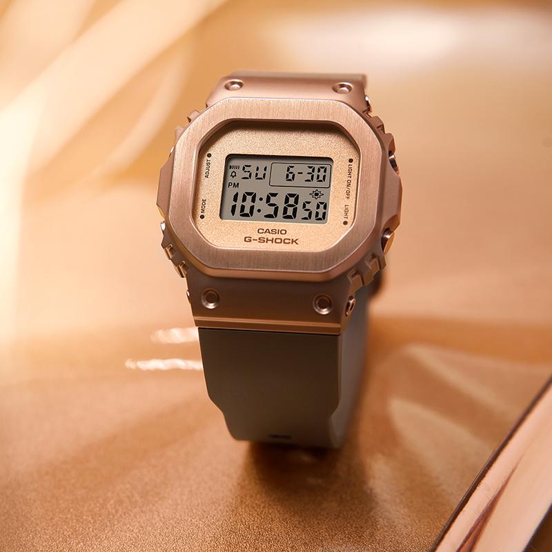 Casio all-metal series - square plate digital display, metal retro classic small square, waterproof and shockproof movement, quartz GM-S5600BR-5PR