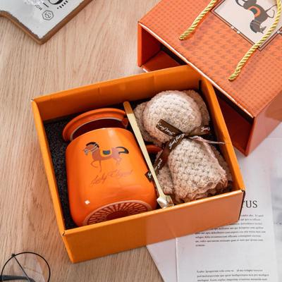 Logo Event Mug & Towel Souvenir: Perfect Practical Gift for Customers