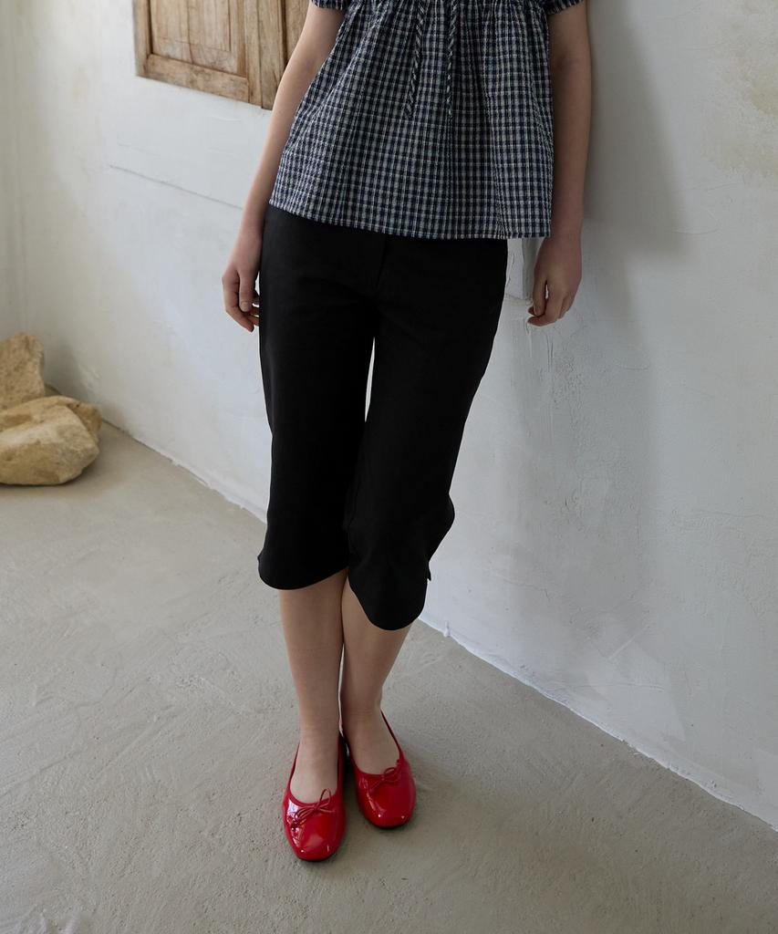 WIOE Low Rise Capri Pants_Black