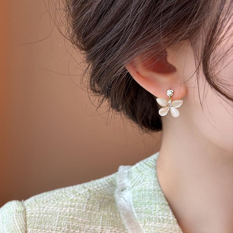 Zir*****pal Butterfly Stud Earrings Fashion Niche Design Earrings French Versatile Earrings