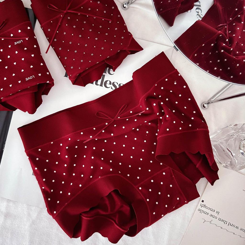 Nude Feeling Seamless Women's Triangle Red Underpants - Autumn Winter Christmas Edition with 7A Mulberry Silk Antibacterial Crotch