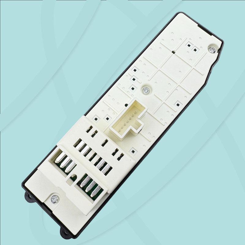 Toyota Hilux Surf Right-Hand Electric Window Switch (Part No. 84820-35050)
