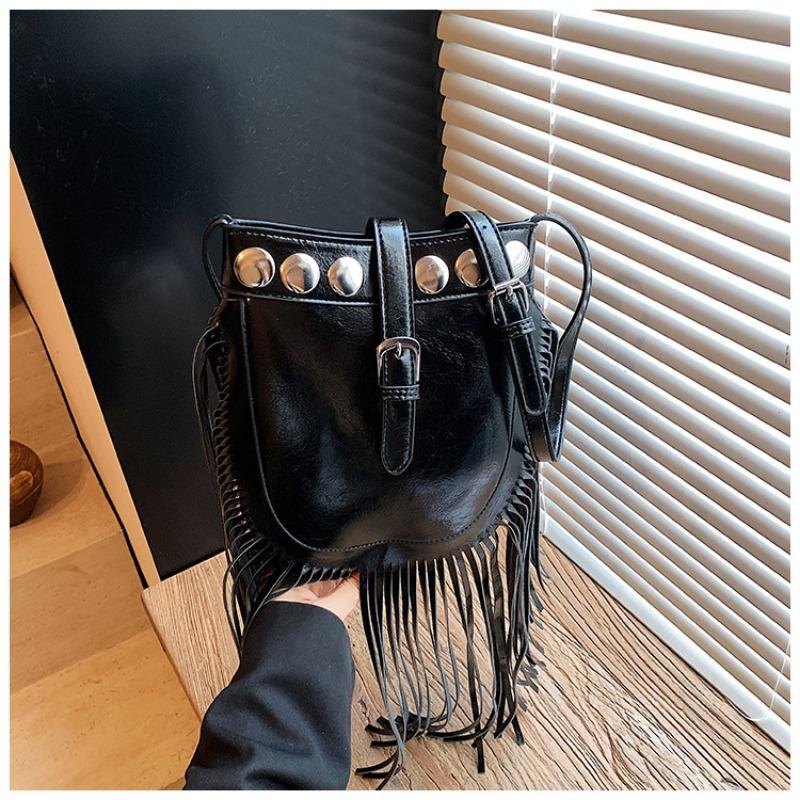 Bag women's spring and summer new fashion retro shoulder oblique span bag bucket bag fringed bag