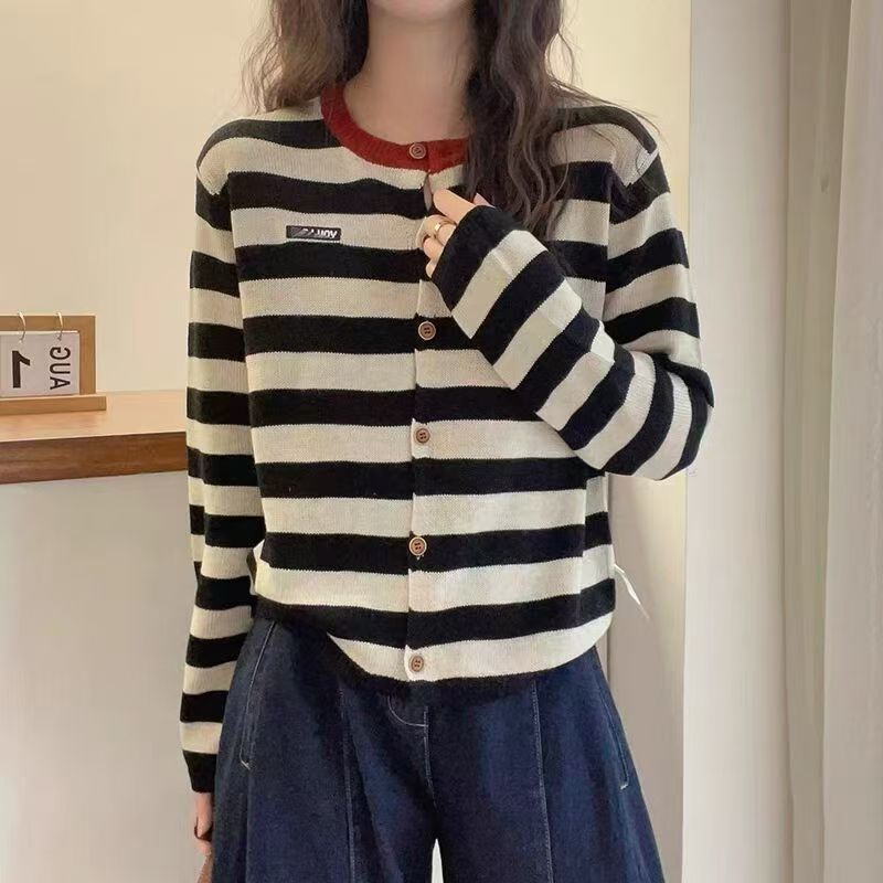 Retro Fashion Age Reducing Striped Contrasting Long Sleeved Knitted Cardigan Women's Autumn Single Breasted Round Neck Top