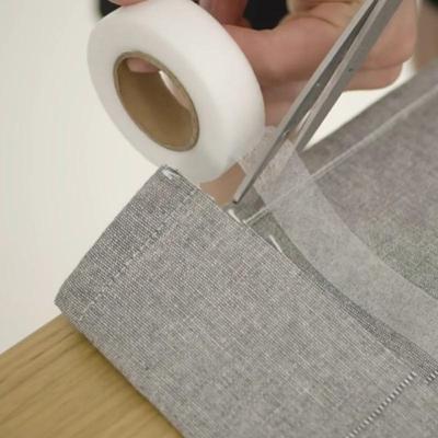 1 rollo de 64 metros de entretela adhesiva de doble cara en blanco y negro para ropa, cinta termoadhesiva para dobladillos, entretela de red para costura DIY y accesorios.