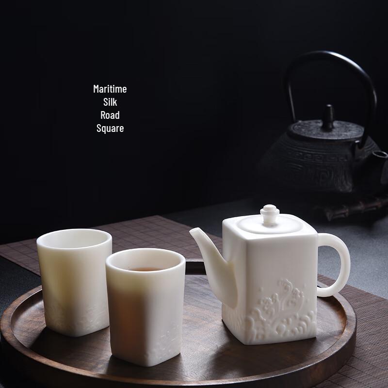 ROOTS LIFE Portable Chinese Ceramic Travel Tea Set
