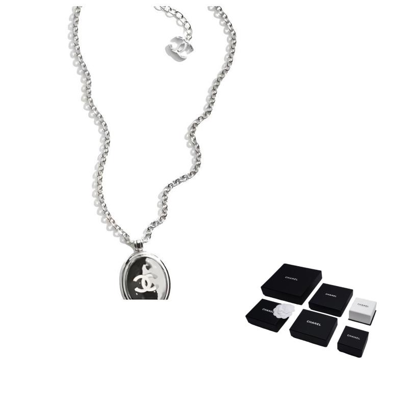 

CHANEL 25S [25S Spring and Summer] Logo Design Metal Resin Necklace Unisex Couple Style Silver срібний