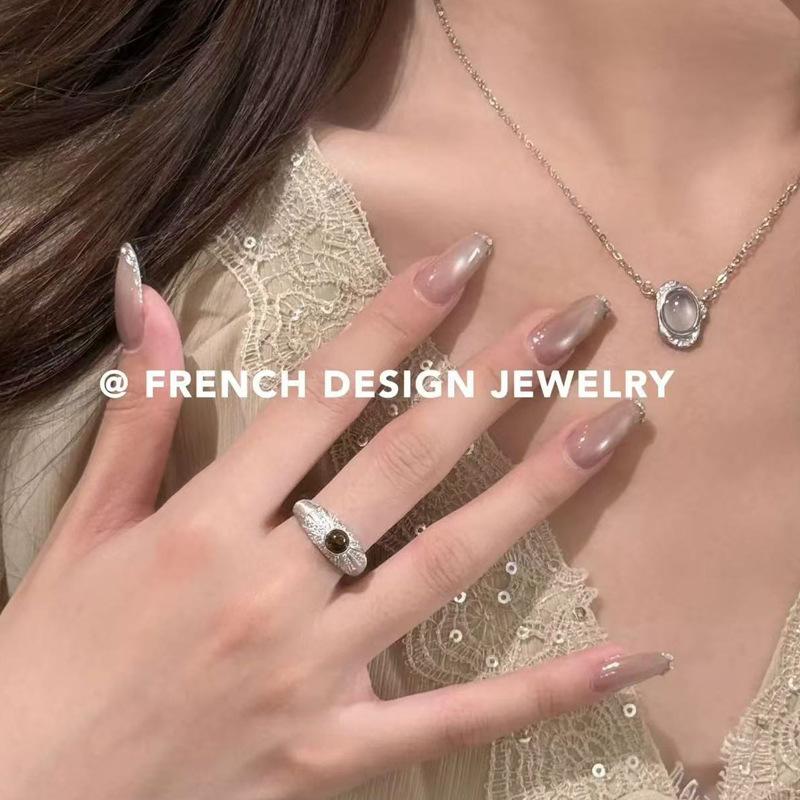 Brushed Antique Exaggerated Fashion Maillard Color Ring with Versatile Temperament, Personalized and Versatile Trendy Ring