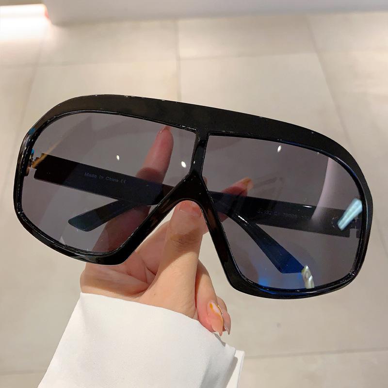 Brand Designer Punk Oversized Sunglasses Women For Men Trendy Sun Glasses Fashion Vintage Luxury Big Frame Ladies Shades