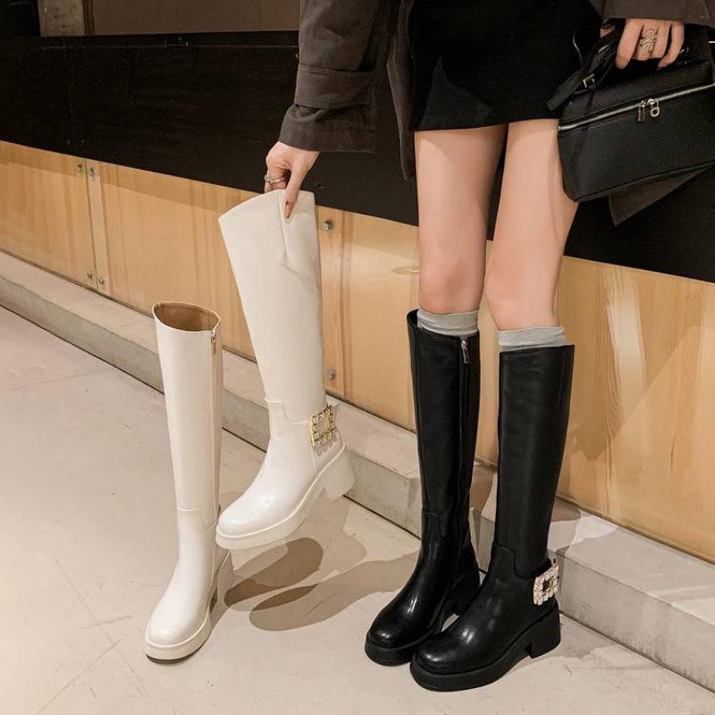 Höst och vinter läder stor storlek höga stövlar medelhög klack sidodragkedja rund tå gummi tjock sula koskinn nya fyrkantiga klackar Martin boots