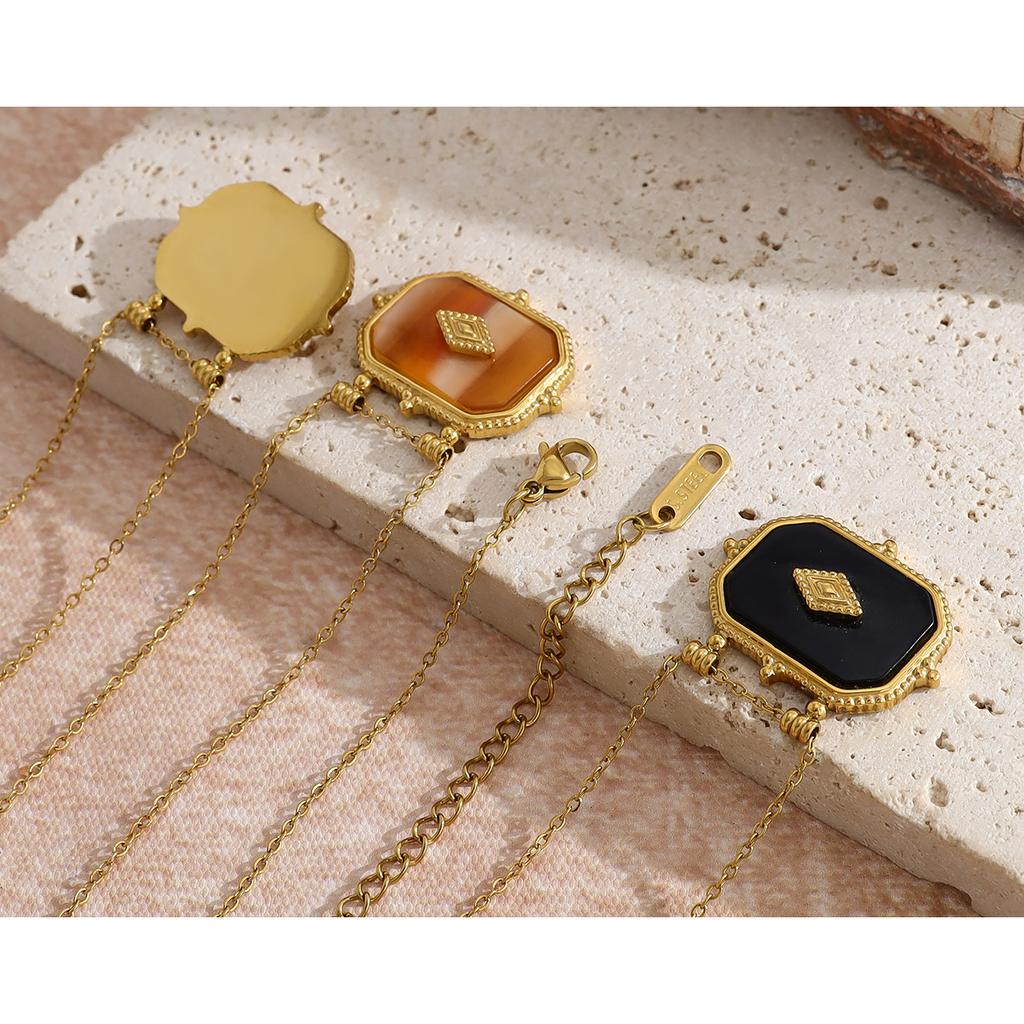 YACHAN Vintage Luxury Acrylic Charms Pendant Necklaces for Women Gold Plated Trendy Y2K Jewelry Waterproof