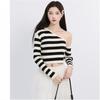 Retro Color-blocking Striped Off-the-shoulder Long-sleeved Knitted Sweater for Women's Autumn Base Layer, Slimming and Form-fitting Short Top