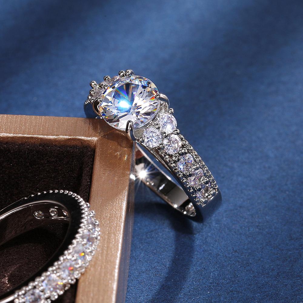 Lot de 2 bagues exquises en cristal de zircone pour femmes, couleur argent, bijoux de mariage tendance pour couple