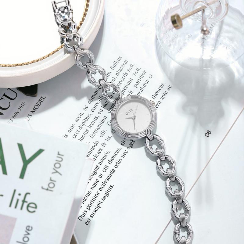 Elegant Bracelet Watch Women'S Fashion Niche High-End Denim Chain Women'S Watch Small And Exquisite Watch