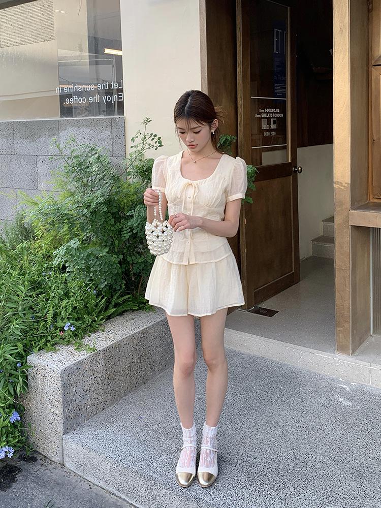 2026 Spring/Summer French Square Neck Short Sleeve Shirt & A-line Skirt Shorts Textured Fashion Set for Women