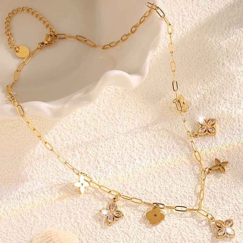 New Variety of Four-leaf Clover Pendant Necklace, Simple and High-end K Diamond Necklace, Women's Non-fading Jewelry Necklace