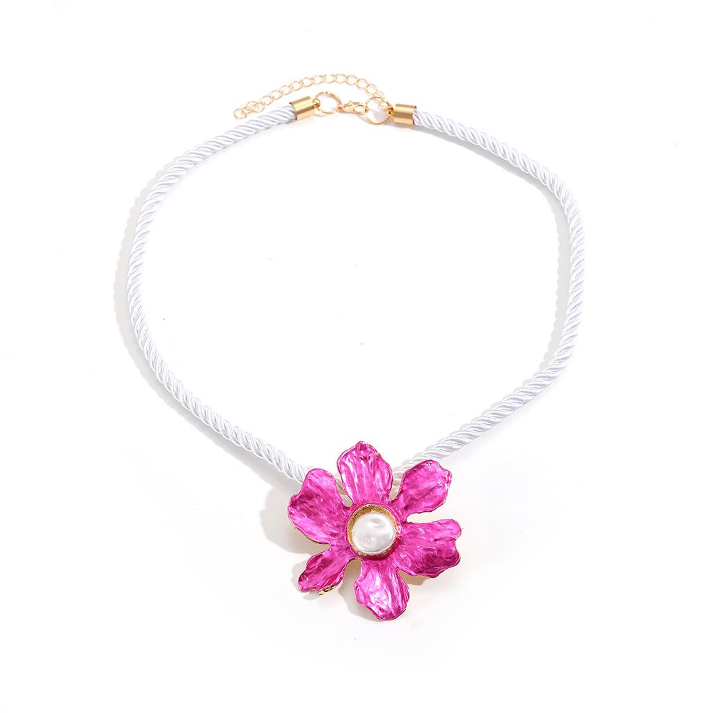 Exaggerated retro imitation pearl flower necklace metallic summer accessories collarbone chain women's fashion